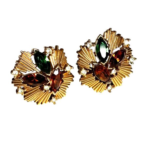 Vintage Trifari clip on earrings textured dimensional gold & rhinestones unique - Picture 7 of 7